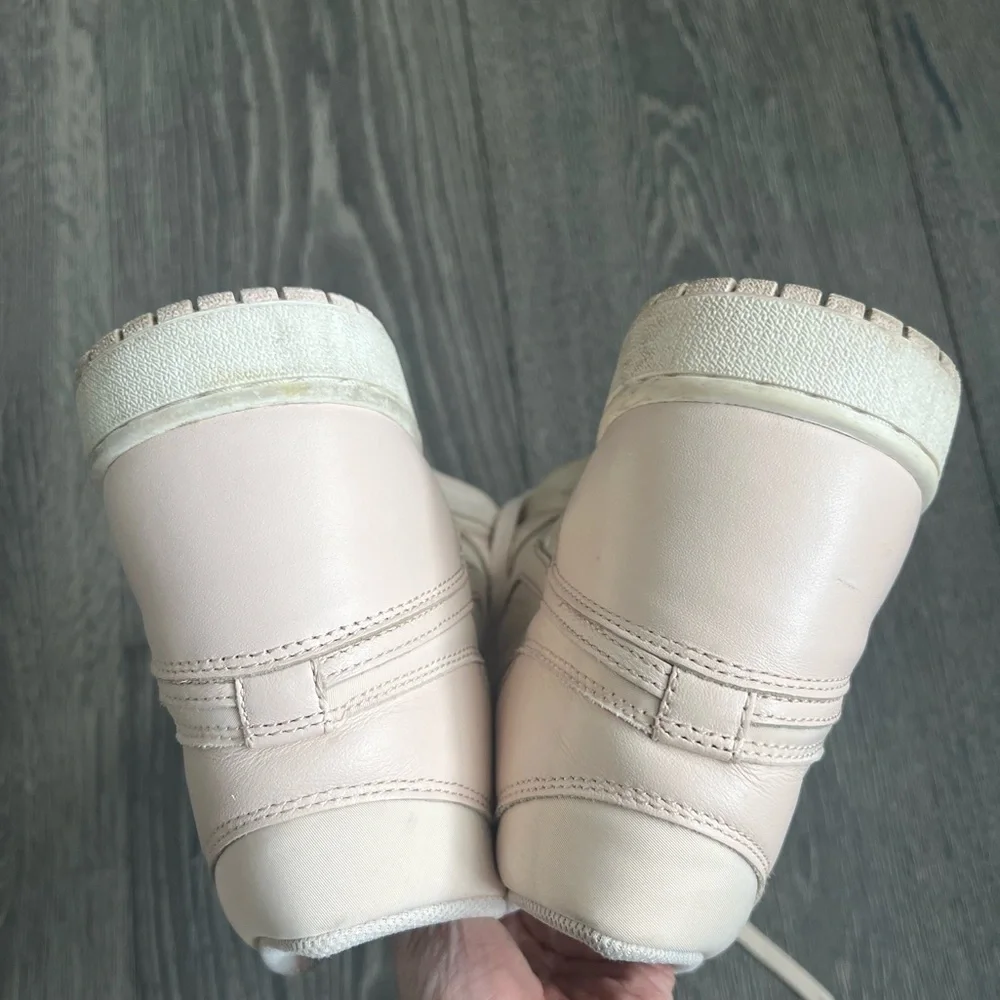 Jordan 1 Retro High Guava Ice Size 10.5